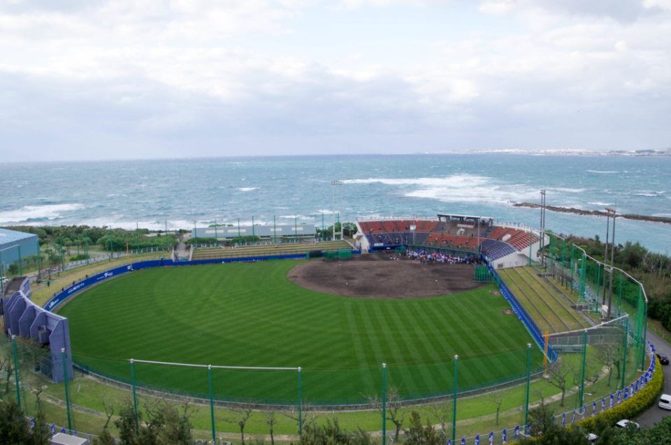 アトムホームスタジアム宜野湾